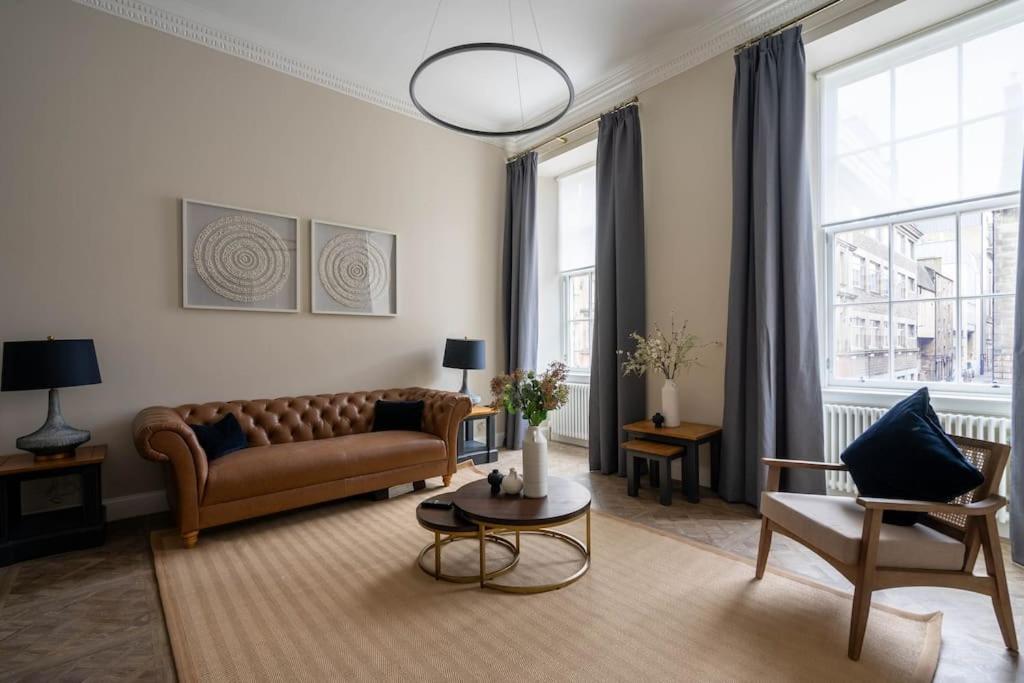 Luxury Nests - Johnnie Walker 2 Apartment Edinburgh