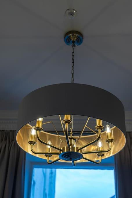 Luxury Nests - Johnnie Walker 2 Edinburgh