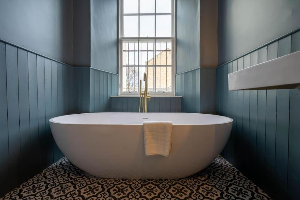 Luxury Nests - Johnnie Walker 2 Apartment *