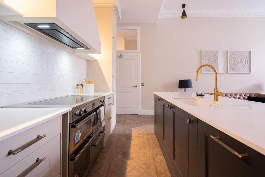 Apartment Luxury Nests - Johnnie Walker 2