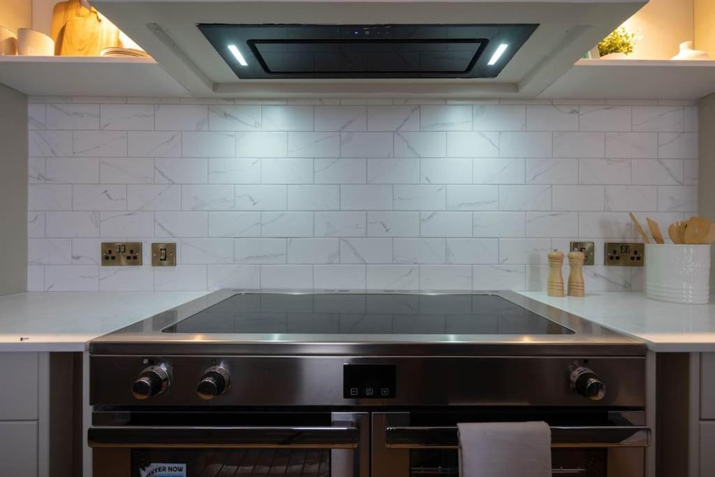 Luxury Nests - Johnnie Walker 2 Apartment