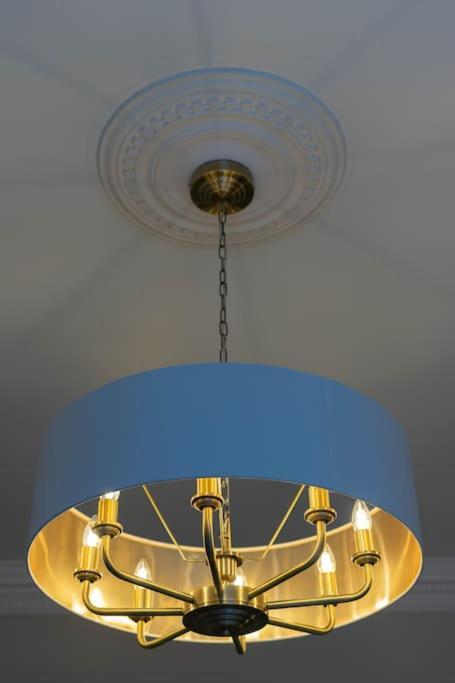 Luxury Nests - Johnnie Walker 2 Edinburgh
