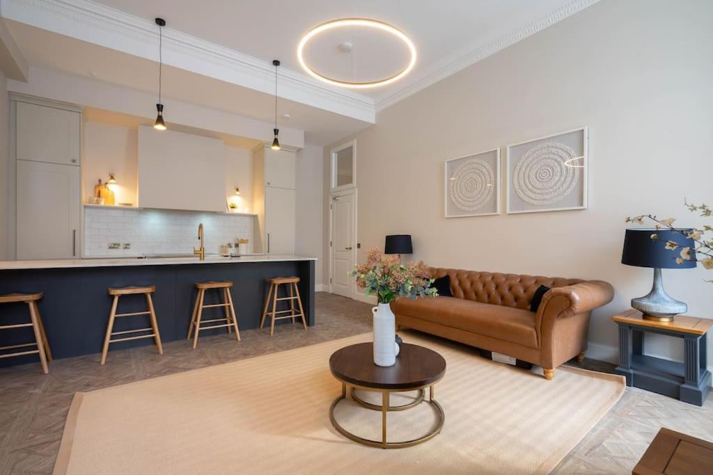 Luxury Nests - Johnnie Walker 2 Apartment *